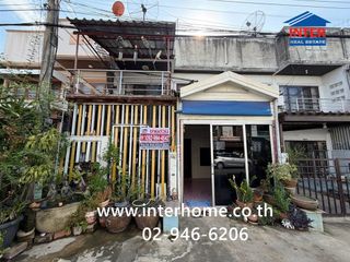 À vendre 4 chambres maison de ville à Sai Mai, Bangkok
