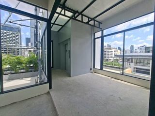 For rent retail Space in Watthana, Bangkok