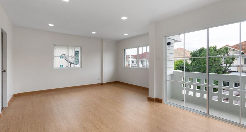 For sale 3 ベッドルーム house in Pak Kret, Nonthaburi