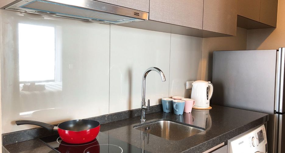 Wohnung zur Miete mit 2 Zimmer in Huai Khwang, Bangkok