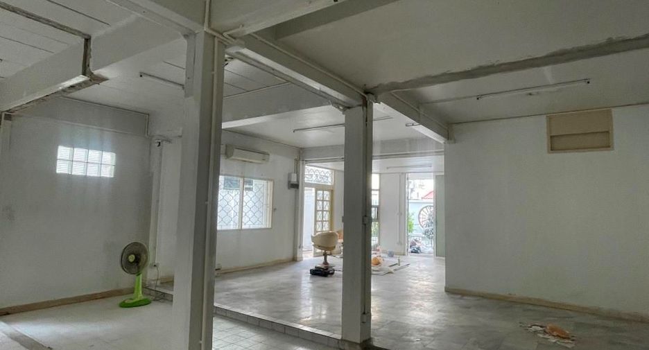 出租 4 卧室 独立屋 在 Watthana, 曼谷
