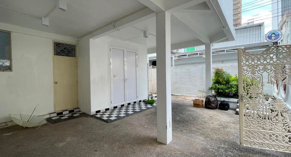 出租 4 卧室 独立屋 在 Watthana, 曼谷