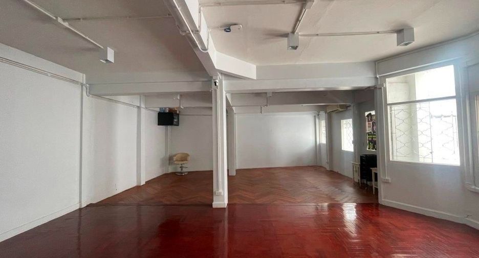 出租 4 卧室 独立屋 在 Watthana, 曼谷