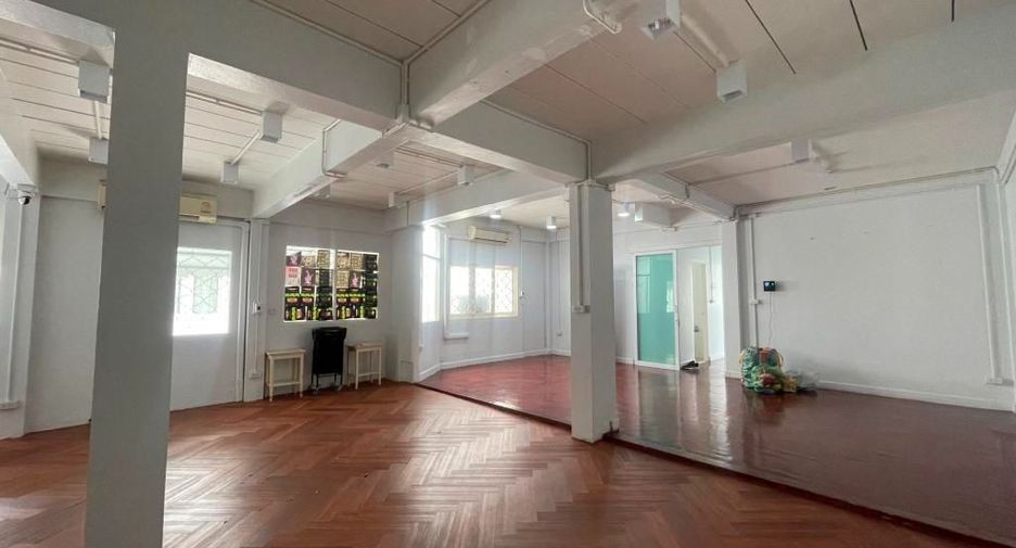 出租 4 卧室 独立屋 在 Watthana, 曼谷