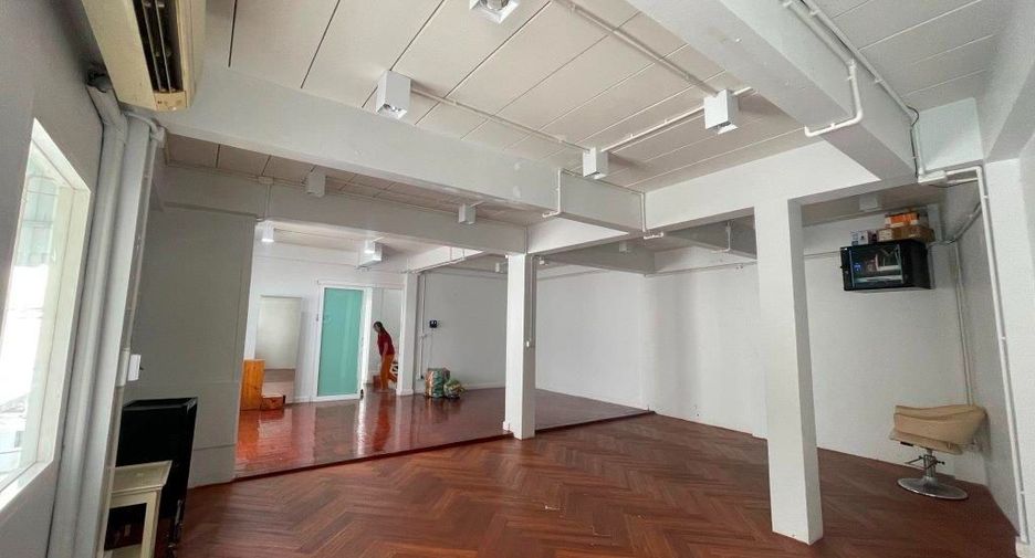 出租 4 卧室 独立屋 在 Watthana, 曼谷