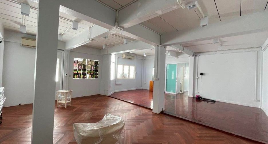 出租 4 卧室 独立屋 在 Watthana, 曼谷
