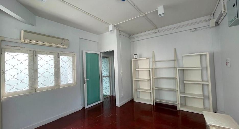 出租 4 卧室 独立屋 在 Watthana, 曼谷