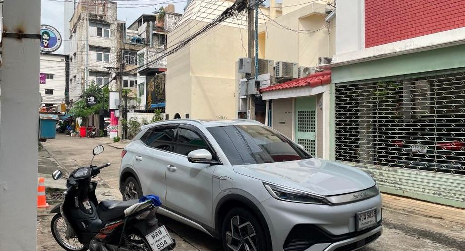 出租 4 卧室 独立屋 在 Watthana, 曼谷