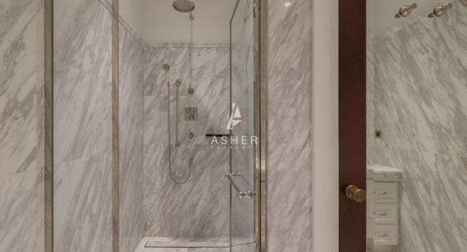 Condo en alquiler y en venta de 2 habitaciones en Pathum Wan, Bangkok