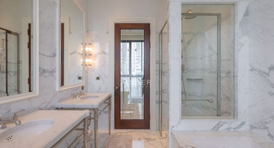 Condo en alquiler y en venta de 2 habitaciones en Pathum Wan, Bangkok