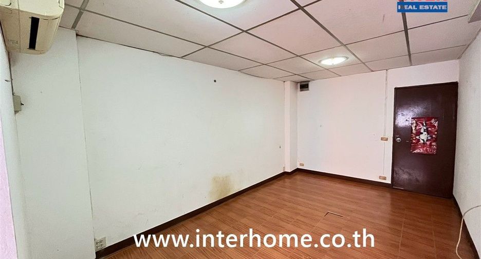 For sale 1 bed condo in Wang Thonglang, Bangkok