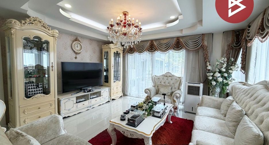 For sale 4 bedrooms house in Mueang Lop Buri, Lopburi