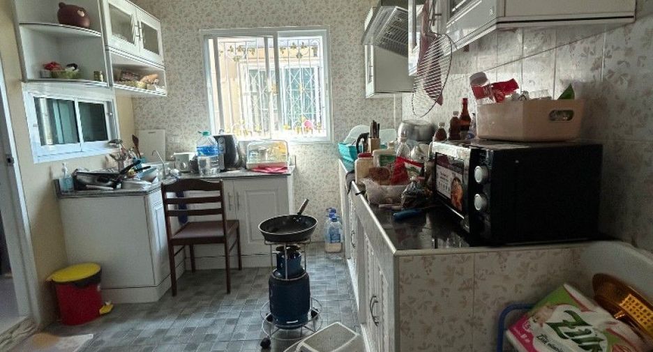 Casa en venta de 2 habitaciones en Ban Bueng, Chonburi