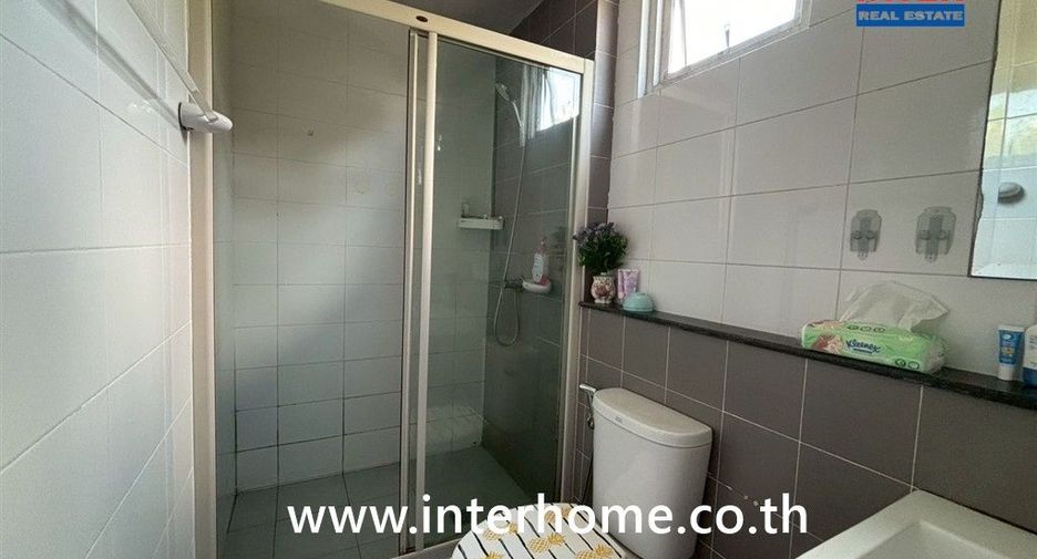For sale 3 bedrooms townhouse in Mueang Pathum Thani, Pathum Thani