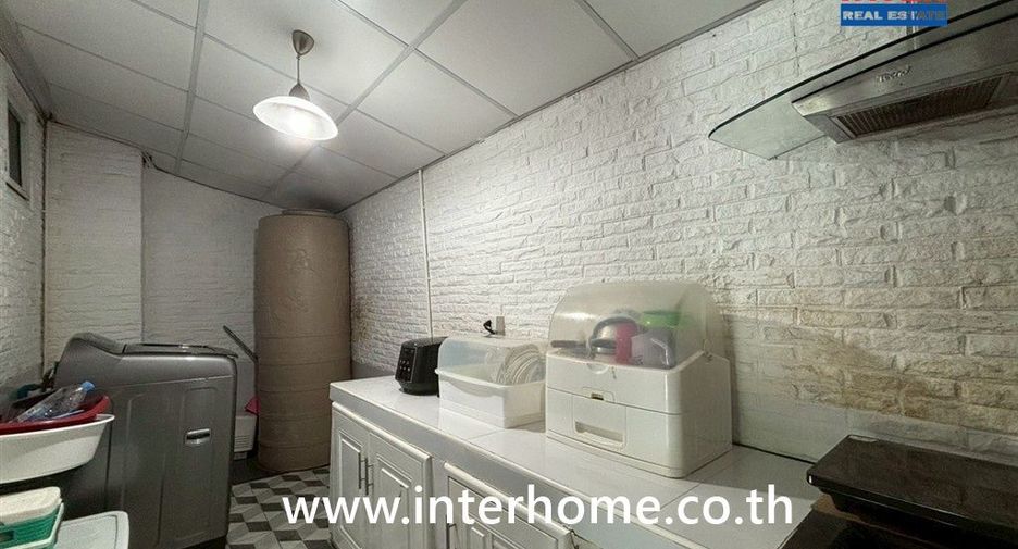 For sale 3 bedrooms townhouse in Mueang Pathum Thani, Pathum Thani