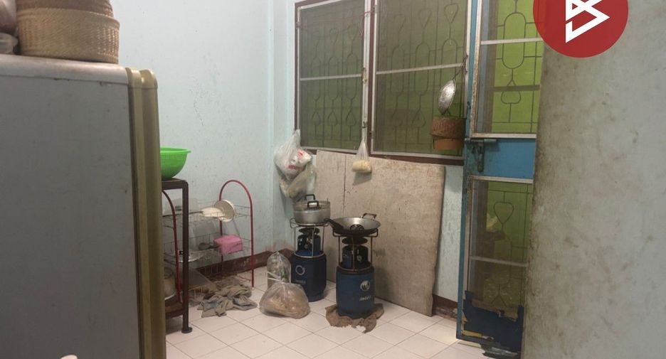 Casa adosada en venta de 2 habitaciones en Bang Pakong, Chachoengsao