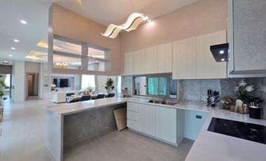 For sale 4 ベッドルーム villa in Bang Lamung, Chonburi