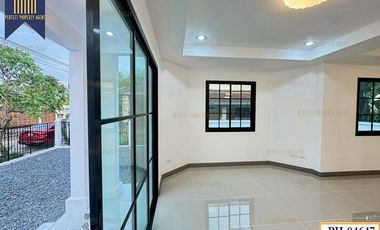 For sale 3 ベッドルーム house in Bang Phli, Samut Prakan