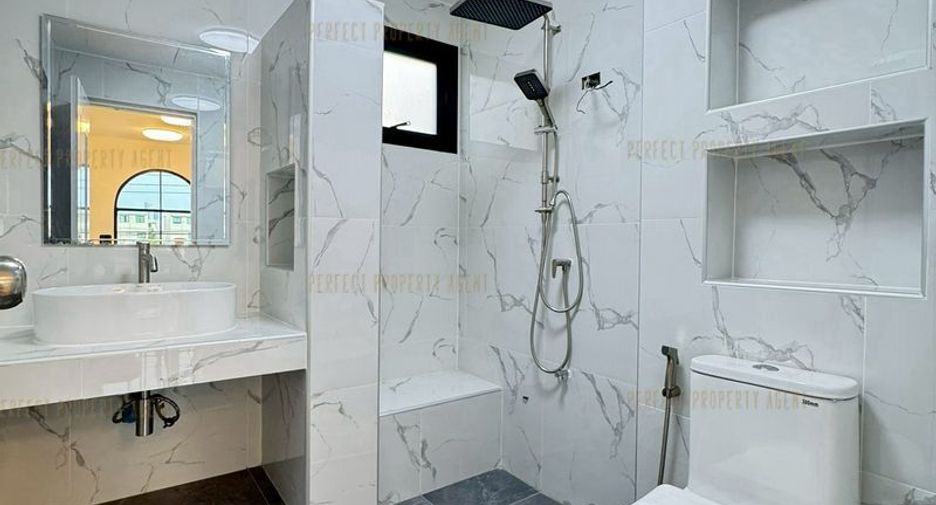 For sale 3 ベッドルーム house in Bang Phli, Samut Prakan