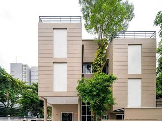 Аренда и продажа 5 спальни дом в Хуаи Кхщанг, Бангкок