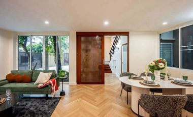 À louer et à vendre 5 chambres maison à Huai Khwang, Bangkok