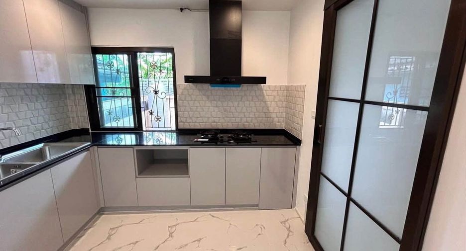 Продажа 4 спальни дом в Bang Phli, Самутпракан