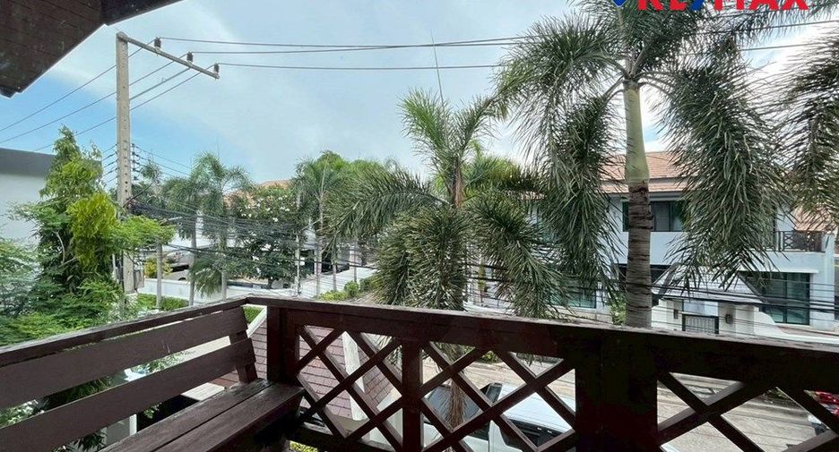 For sale 4 bedrooms house in Bang Lamung, Chonburi