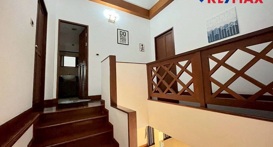 For sale 4 bedrooms house in Bang Lamung, Chonburi
