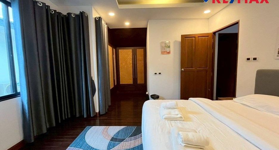 For sale 4 bedrooms house in Bang Lamung, Chonburi