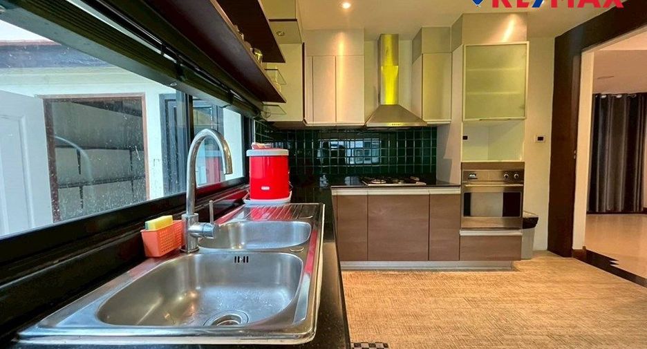 For sale 4 bedrooms house in Bang Lamung, Chonburi