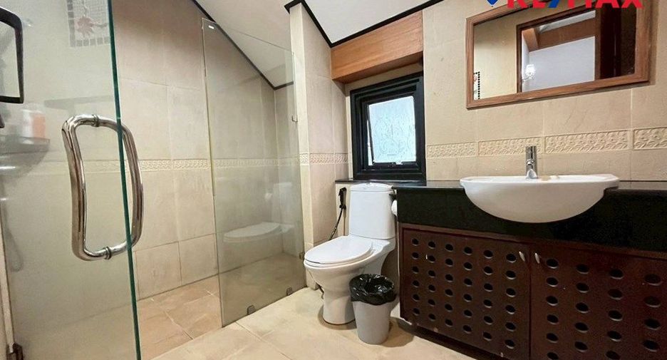 For sale 4 bedrooms house in Bang Lamung, Chonburi
