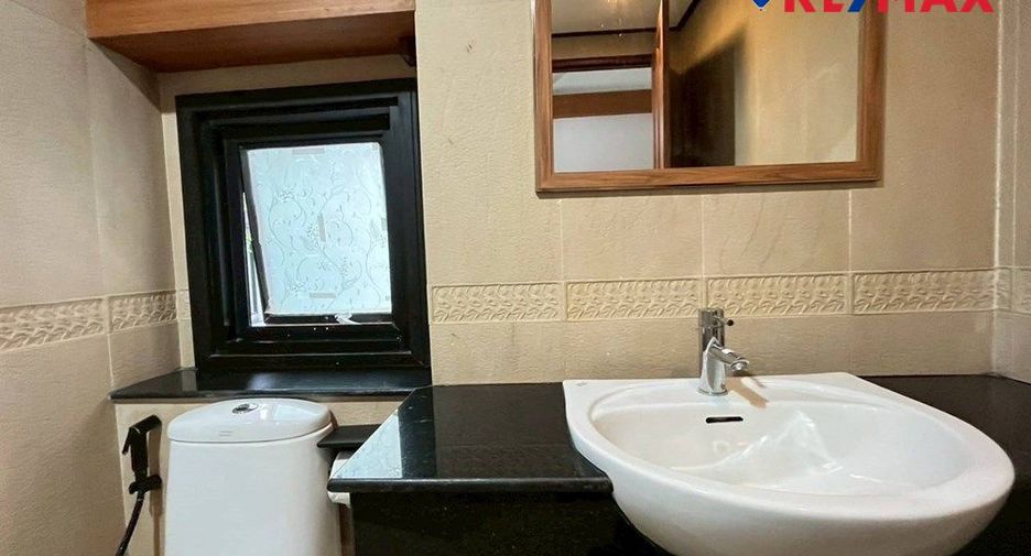 For sale 4 bedrooms house in Bang Lamung, Chonburi