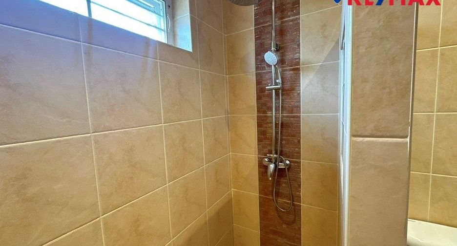 For rent 4 bedrooms house in Bang Lamung, Chonburi