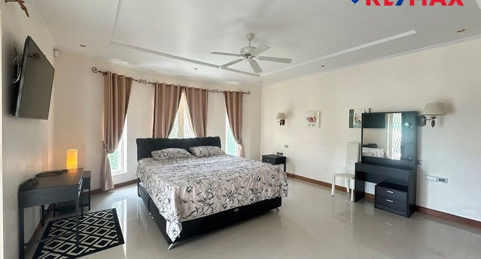 For rent 4 bedrooms house in Bang Lamung, Chonburi