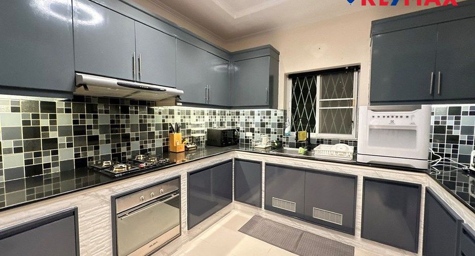 For rent 4 bedrooms house in Bang Lamung, Chonburi