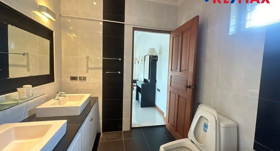 For rent 4 bedrooms house in Bang Lamung, Chonburi