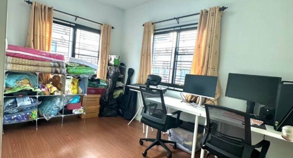 For sale 3 bedrooms townhouse in Mueang Chachoengsao, Chachoengsao