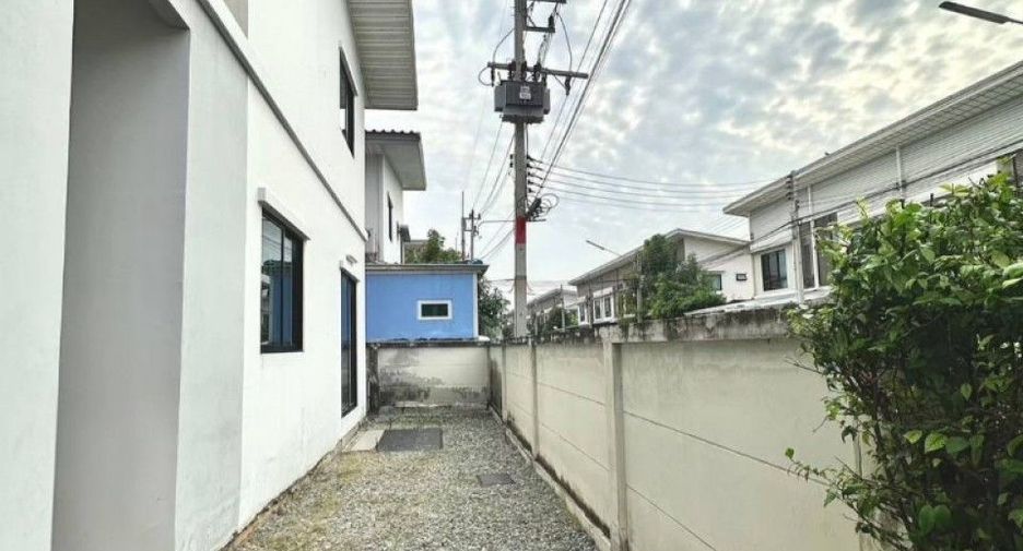 For sale 3 bedrooms townhouse in Mueang Chachoengsao, Chachoengsao