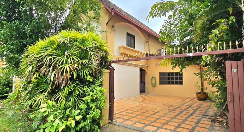 À vendre 12 chambres local commercial à Bang Lamung, Chonburi