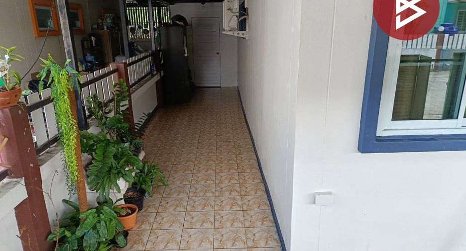 For sale 2 ベッドルーム townhouse in Phan Thong, Chonburi