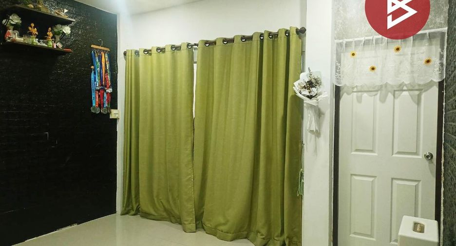 For sale 2 ベッドルーム townhouse in Phan Thong, Chonburi