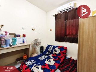 Casa adosada en venta de 3 habitaciones en Sam Phran, Nakhon Pathom