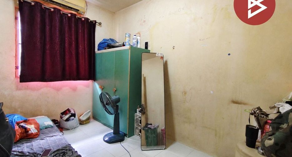 Casa adosada en venta de 3 habitaciones en Sam Phran, Nakhon Pathom