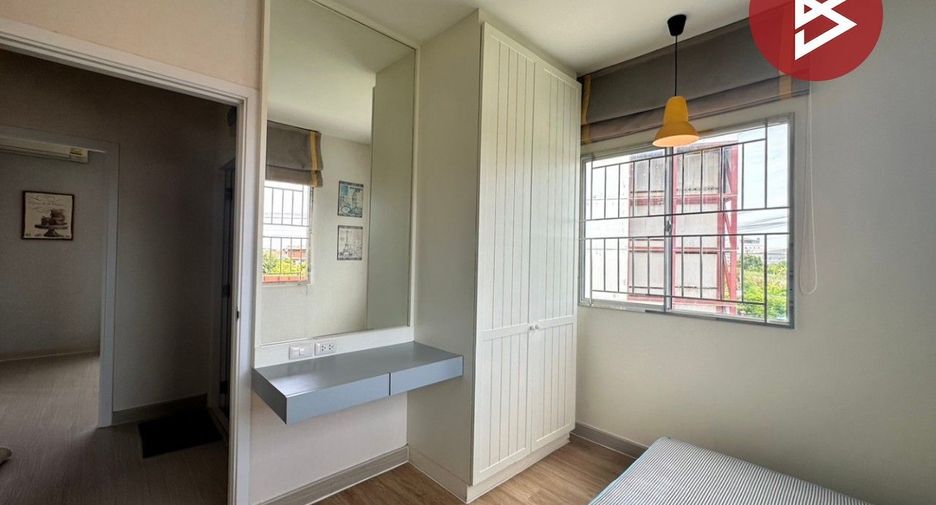 À vendre 3 chambres maison de ville à Bang Sao Thong, Samut Prakan