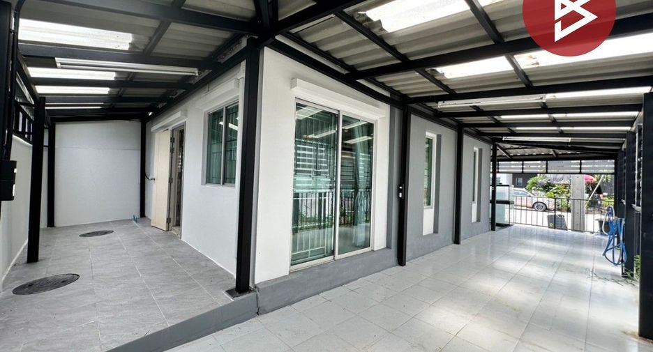 À vendre 3 chambres maison de ville à Bang Sao Thong, Samut Prakan