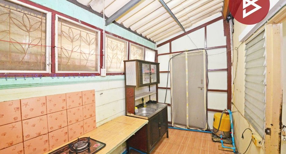 Reihenhaus zum Kauf mit 2 Zimmer in Mueang Samut Prakan, Samut Prakan