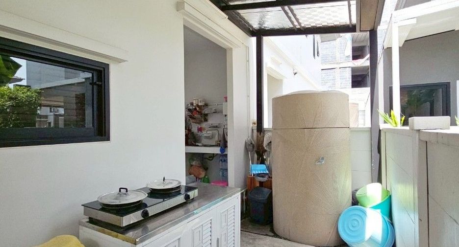 Casa en venta de 3 habitaciones en Phan Thong, Chonburi