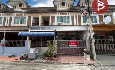 Casa adosada en venta de 3 habitaciones en Si Racha, Chonburi