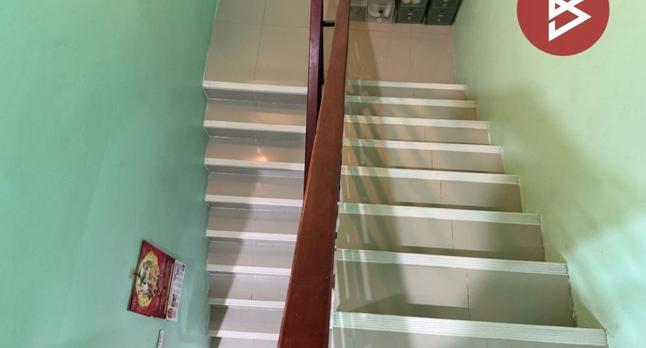 Casa adosada en venta de 3 habitaciones en Si Racha, Chonburi