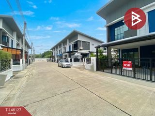 Casa adosada en venta de 3 habitaciones en Sam Phran, Nakhon Pathom